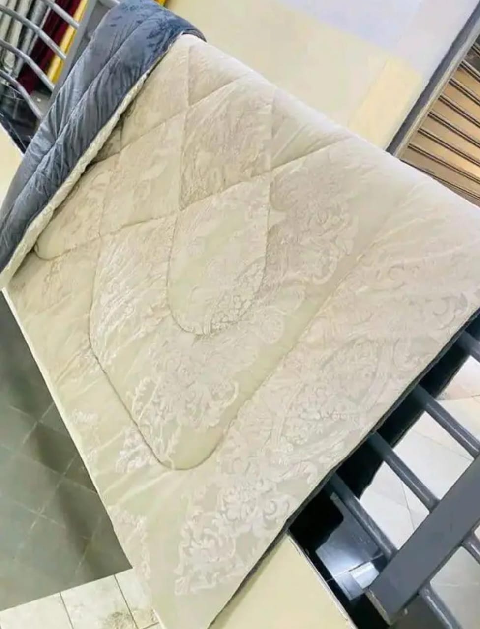 Silk Duvet Set – Luxury 6x7 Bedding Collection